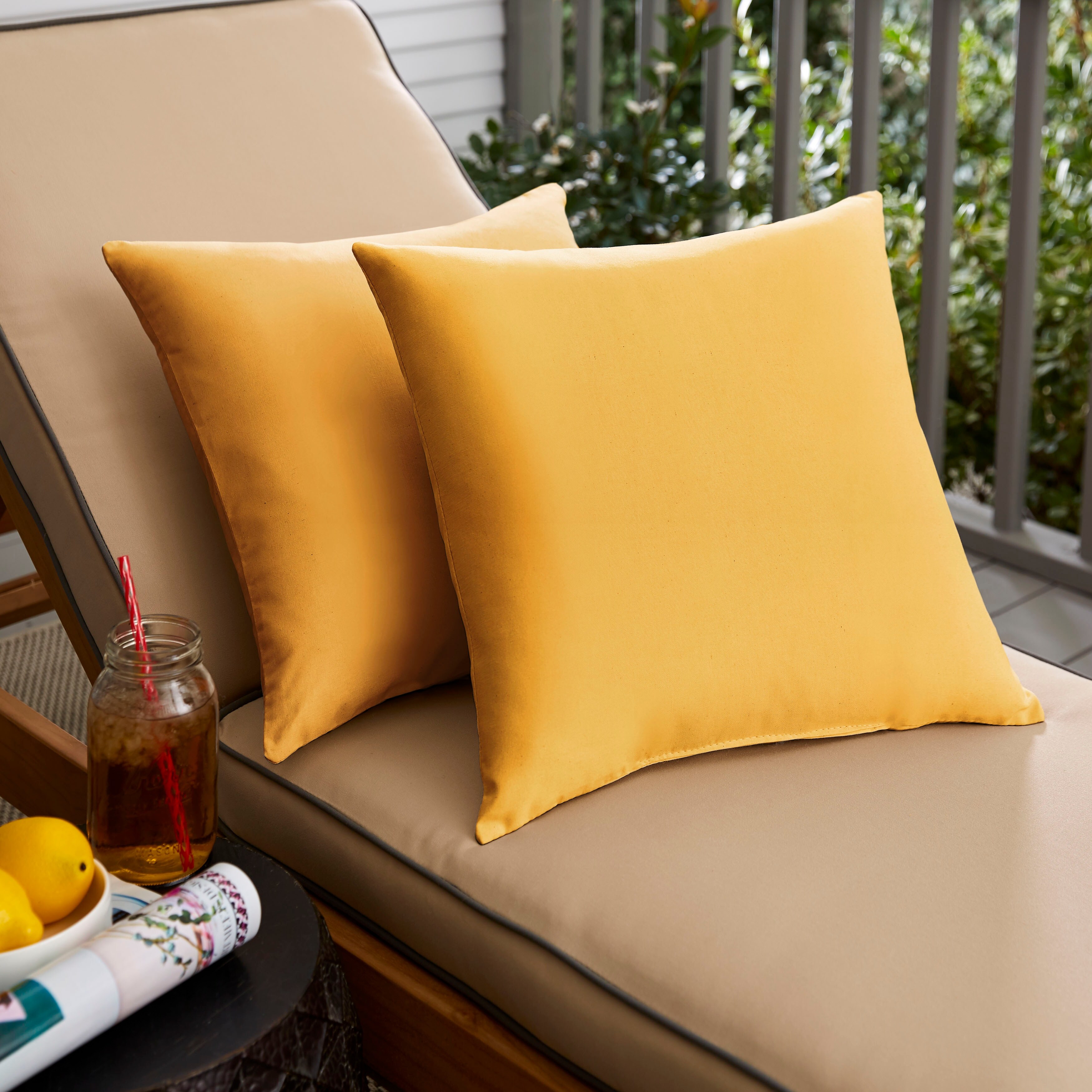 Sorra Home Sloane Butter Yellow 22 x 22 inch Indoor Outdoor Knife Edge Pillow Set