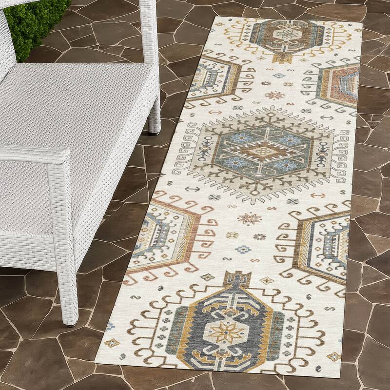 Machine Washable Indoor/ Outdoor Global Akron Chantille Rug - Ivory - 2'3" x 7'6"