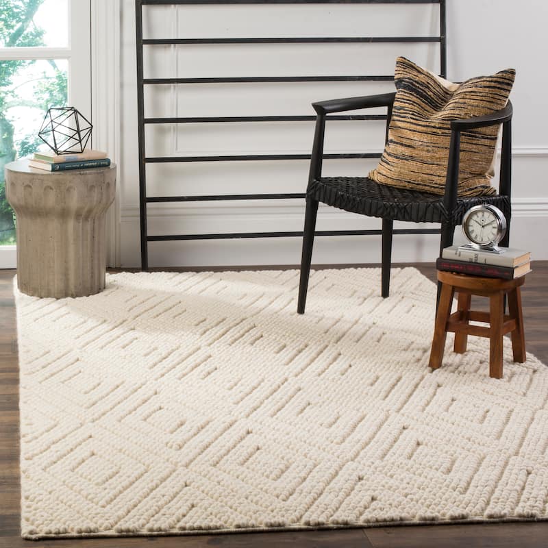 SAFAVIEH Natura Edita Handmade Wool Rug - 6' x 9' - Ivory