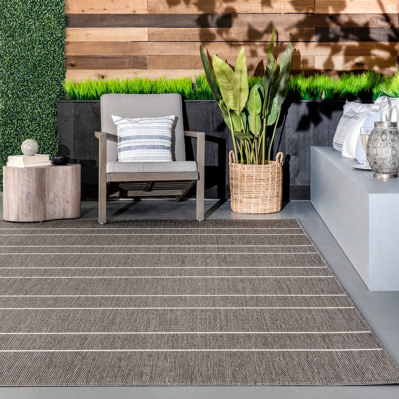 Nuloom Sharyl Modern Striped Indoor/Outdoor Area Rug