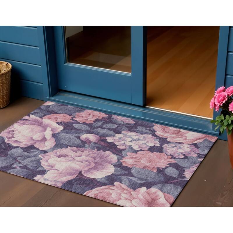HomeRoots Floral Transitional Rectangle Outdoor Rug - Grey/Pink - 3' x 5'