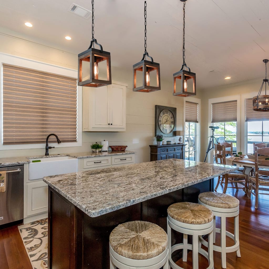 Anmytek Modern Farmhouse 1-Light Wood Square Pendant Light Cage Kitchen Island Lights for Dining Room