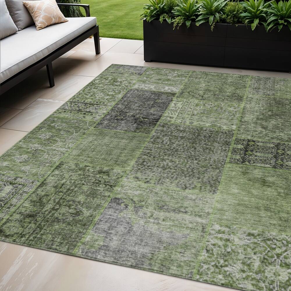 HomeRoots Patchwork Transitional Rectangle Outdoor Rug
