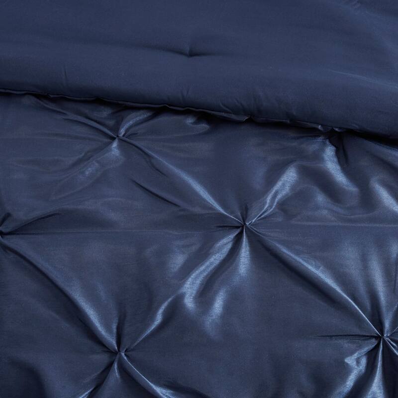 GDF Studio - Laurel 7-Piece Tufted Comforter Set with Decorative Pillows
