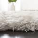 SAFAVIEH Handmade Arctic Shag Guenevere 3-inch Extra Thick Rug