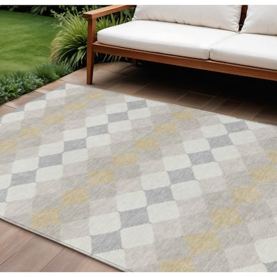 HomeRoots Geometric Transitional Rectangle Outdoor Rug