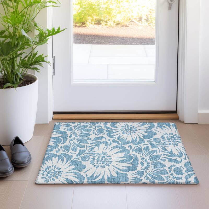 Machine Washable Indoor/ Outdoor Whimsy Floral Chantille Rug - Denim - 1'8" x 2'6"