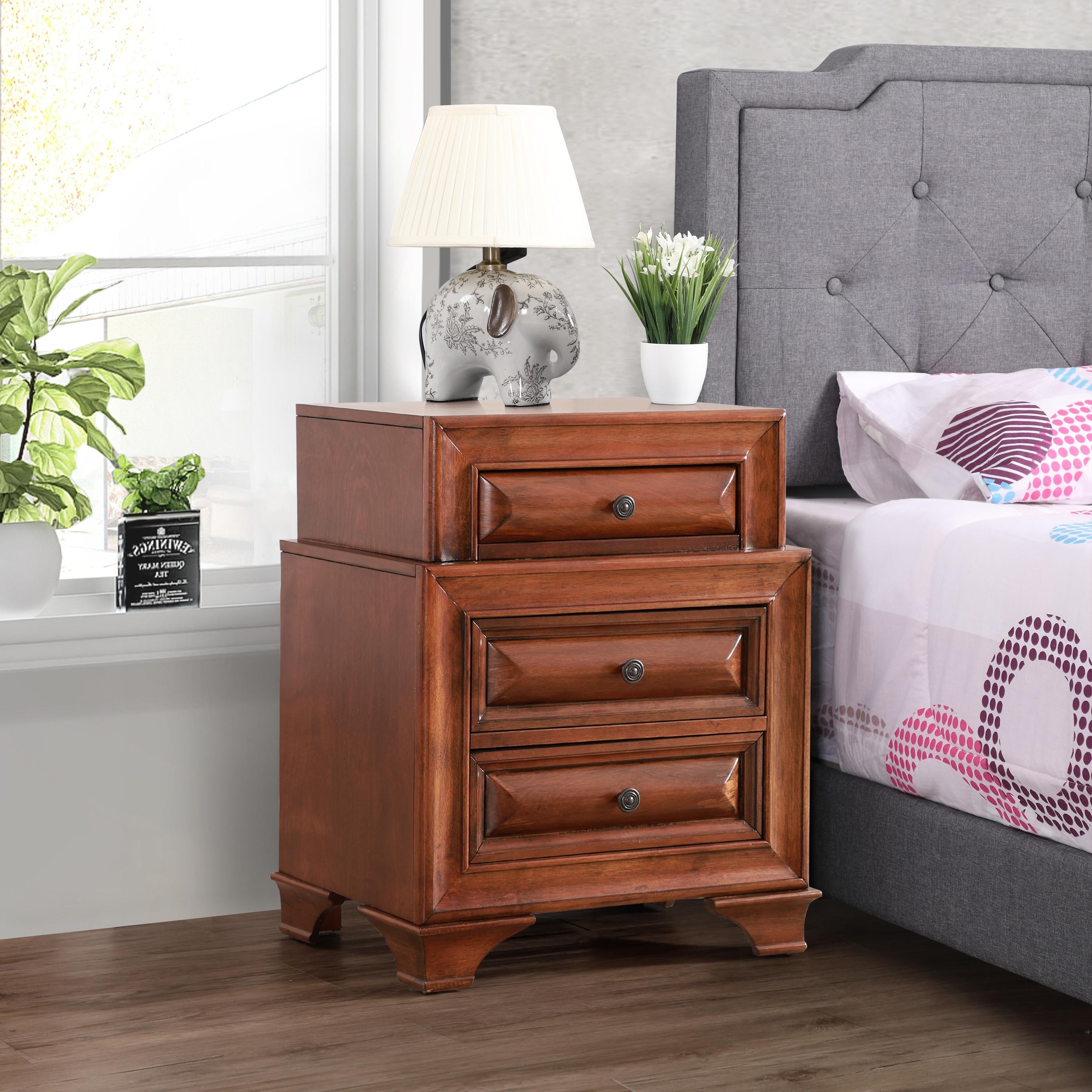 Glory Furniture Rhea 3-drawer Wood Nightstand