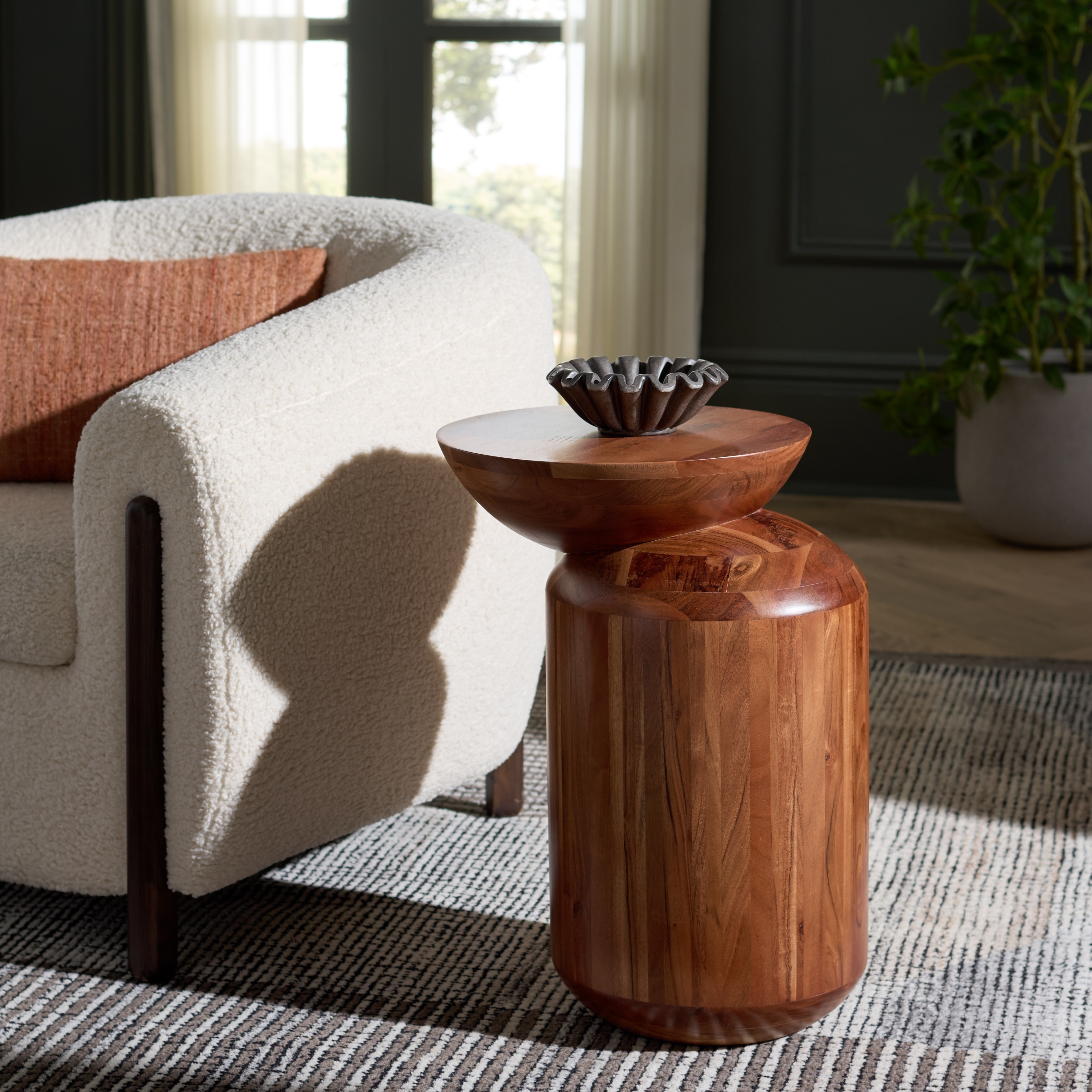 SAFAVIEH Home Masew Accent Table - 14"W x 17"D x 22"H