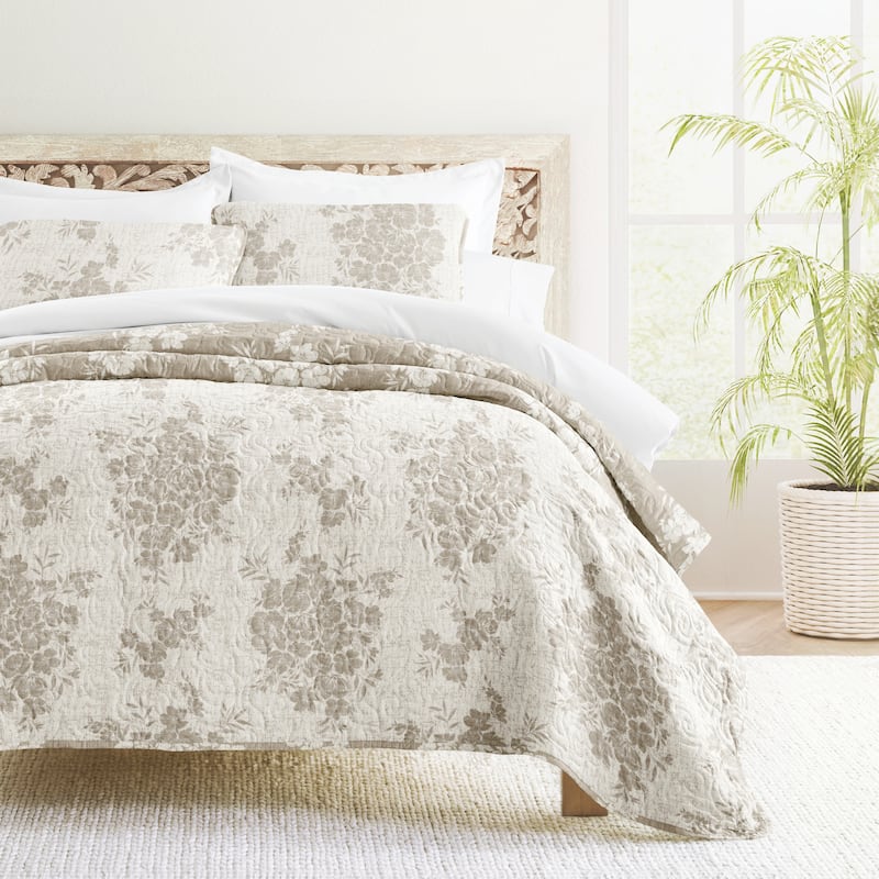 Becky Cameron All Season 3 Piece Distressed Bouquet Reversible Quilt Set