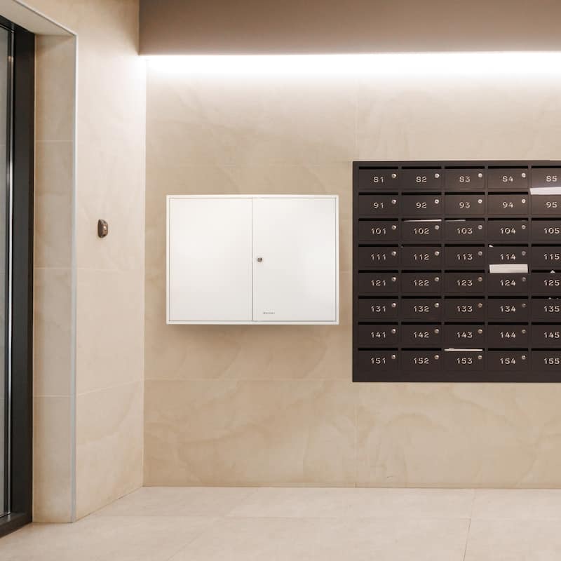 600 Adjustable Key Storage Cabinet with Lock