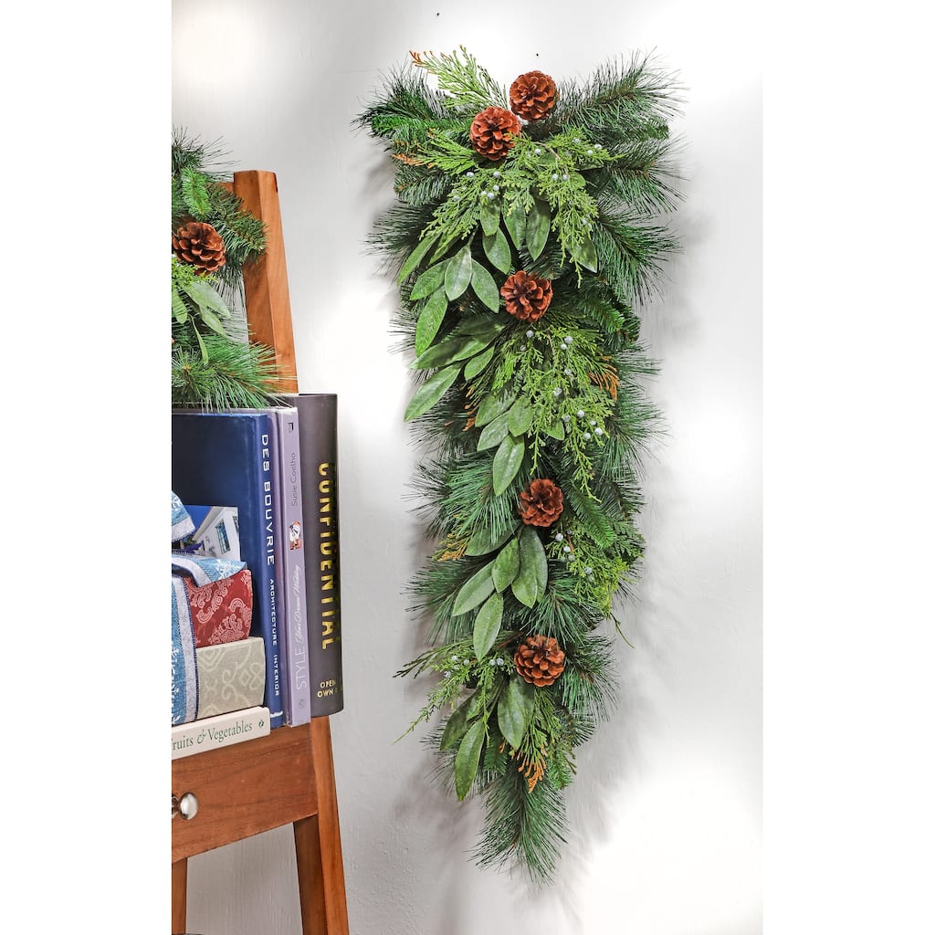 32"JuniperCedar Mix Pine Bayleaf & Cone Teardrop - 32"