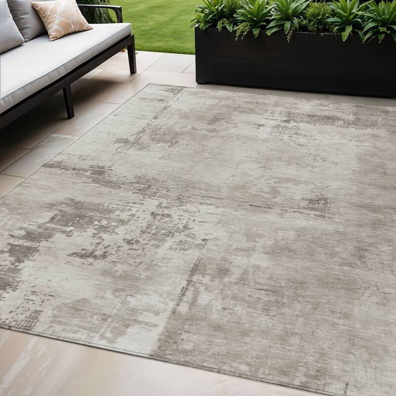 HomeRoots Abstract Transitional Rectangle Outdoor Rug - 5' X 8'