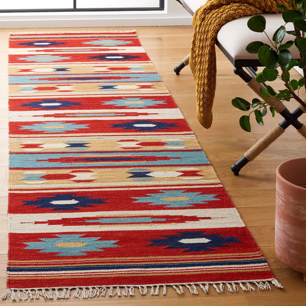 SAFAVIEH Kilim Chikae Southwestern Wool Fringe Rug