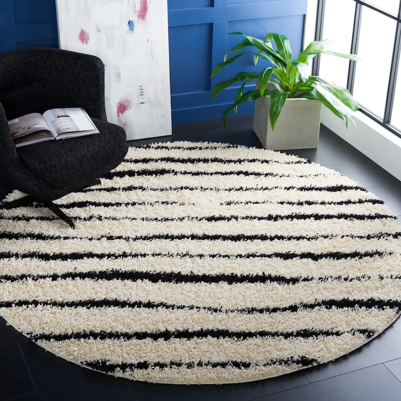 SAFAVIEH Venus Shag Bergny 1.75-inch Thick Rug - 6'7" Round - Ivory/Black