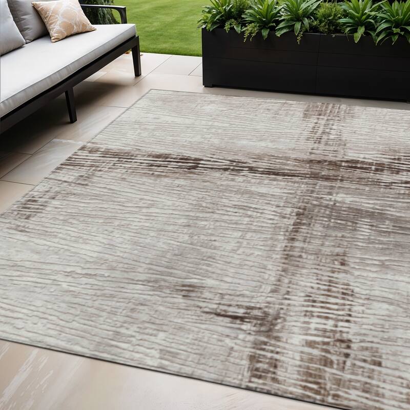 HomeRoots Striped Transitional Rectangle Outdoor Rug - 5' X 8'
