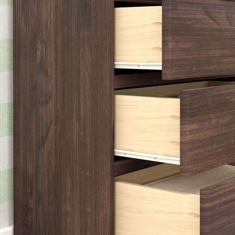 Max and Lily Farmhouse 5-Drawer Dresser