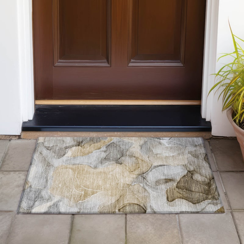 Machine Washable Indoor/ Outdoor Chantille Watercolor Brown Rug - Brown - 1'8" x 2'6"