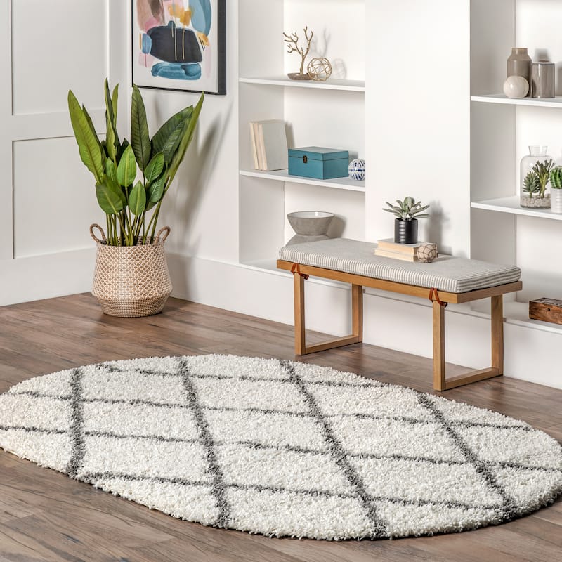 Nuloom Kesha Contemporary Trellis Shag Area Rug - 4' x 6' Oval - White