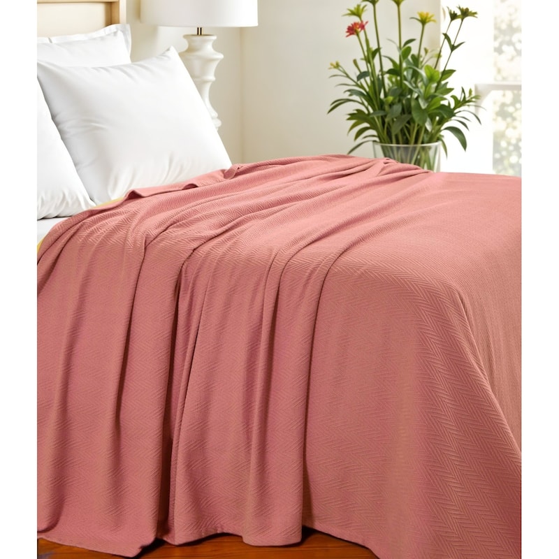 HomeRoots California King Coral Cotton Woven Chevron Blanket - California King - Coral