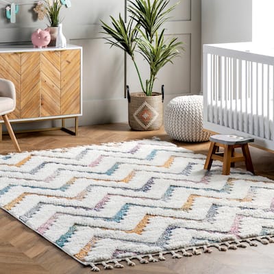 Nuloom Rumi High-Low Chevron Kids Tassel Area Rug