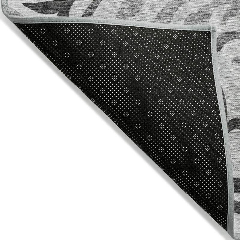 Machine Washable Indoor/ Outdoor Chantille Floral Scroll Rug