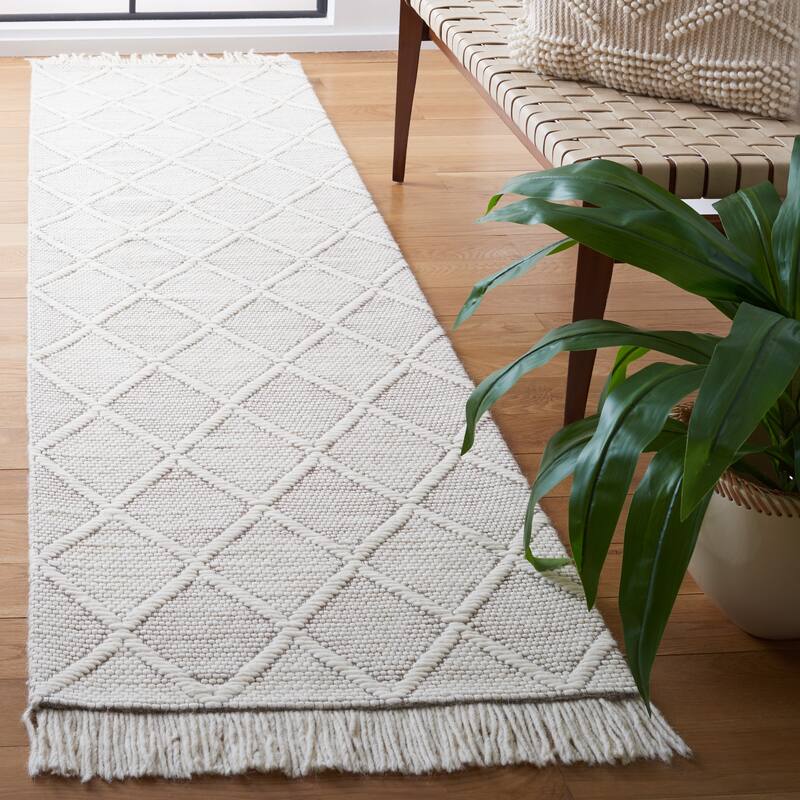 SAFAVIEH Handmade Natura Mirbana Wool Fringe Rug - 2'3" x 9' Runner - Ivory/Brown