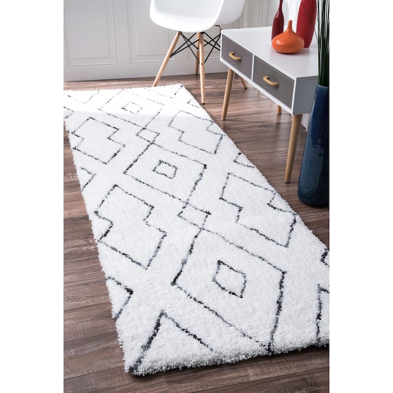 Nuloom Willow Contemporary Diamond Shag Area Rug - 2'6" x 6' Runner - White