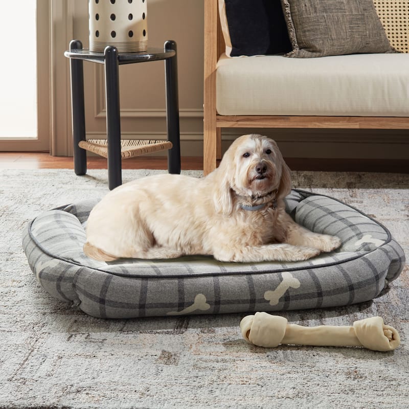 SAFAVIEH Pet Collection Mailus Dog Bed - 16W  x 24D