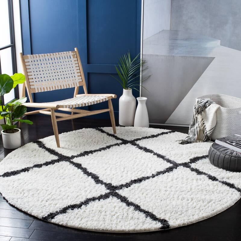 SAFAVIEH August Shag Velea Trellis 1.2-inch Thick Rug - 6'7" Round - Ivory/Black