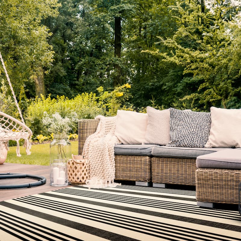 SAFAVIEH Courtyard Orsi Indoor/ Outdoor Waterproof Area Rug