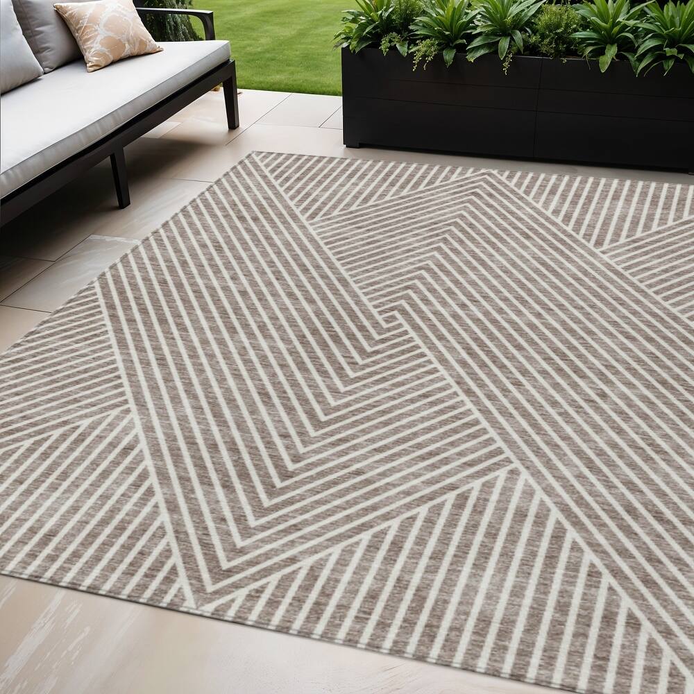 HomeRoots Geometric Transitional Rectangle Outdoor Rug