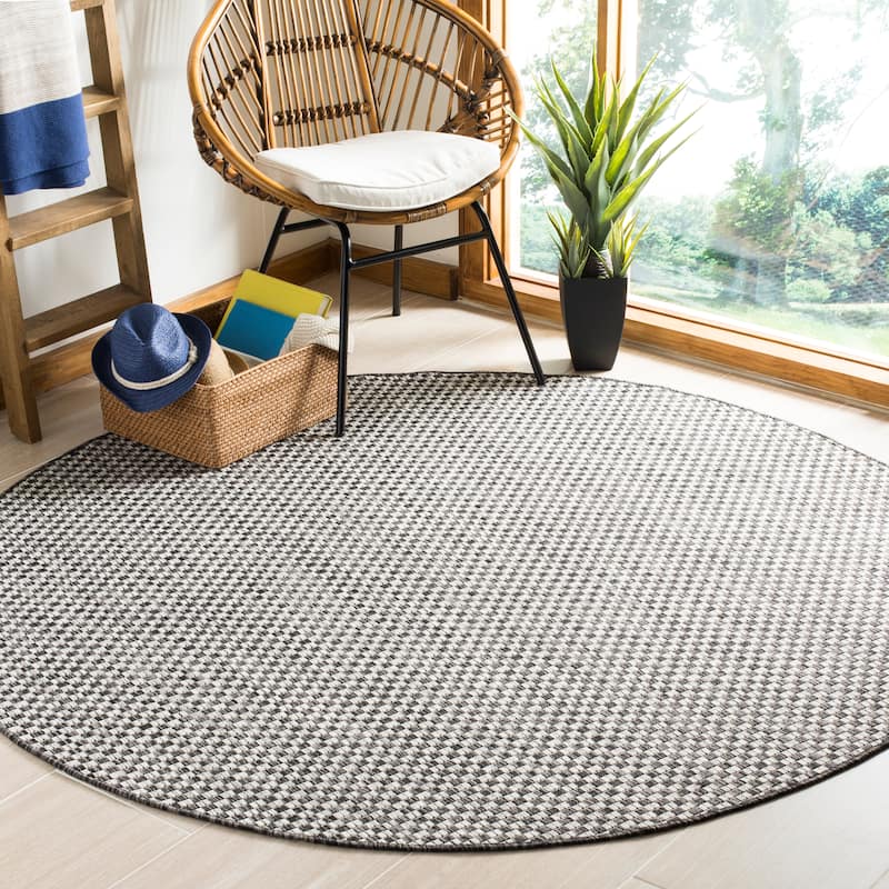 SAFAVIEH Courtyard Judi Indoor/ Outdoor Patio Backyard Rug - 6'7" Round - Black/Light Grey