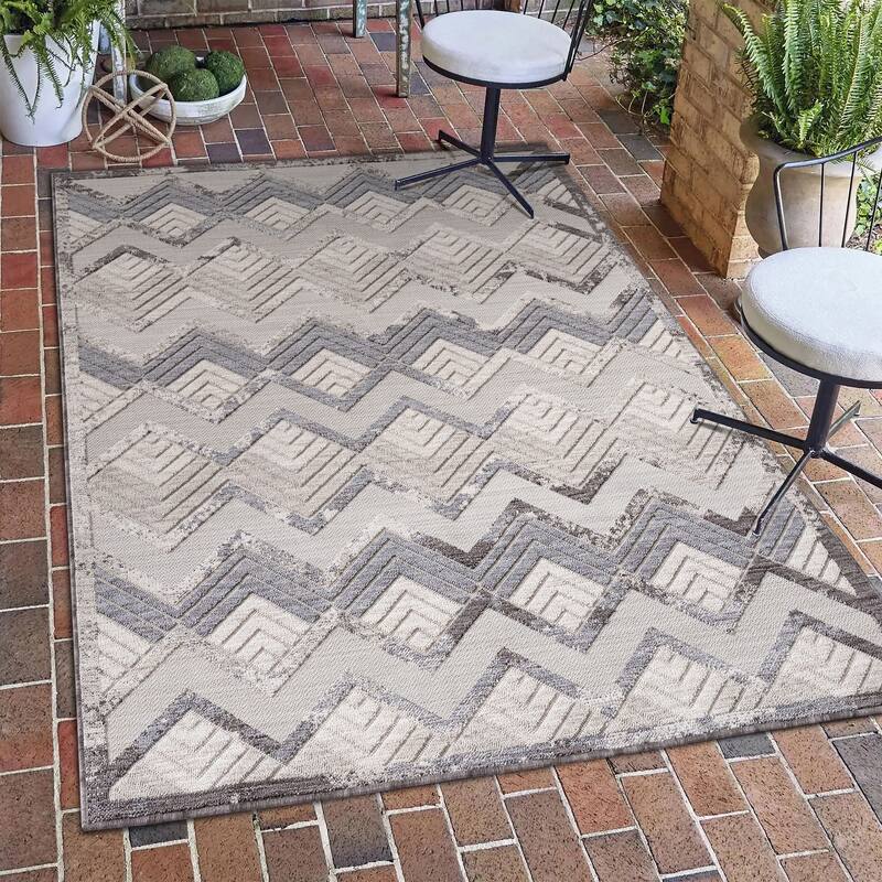 Sevita Light Blue/Ivory Chevron PET Yarn Indoor/Outdoor Area Rug