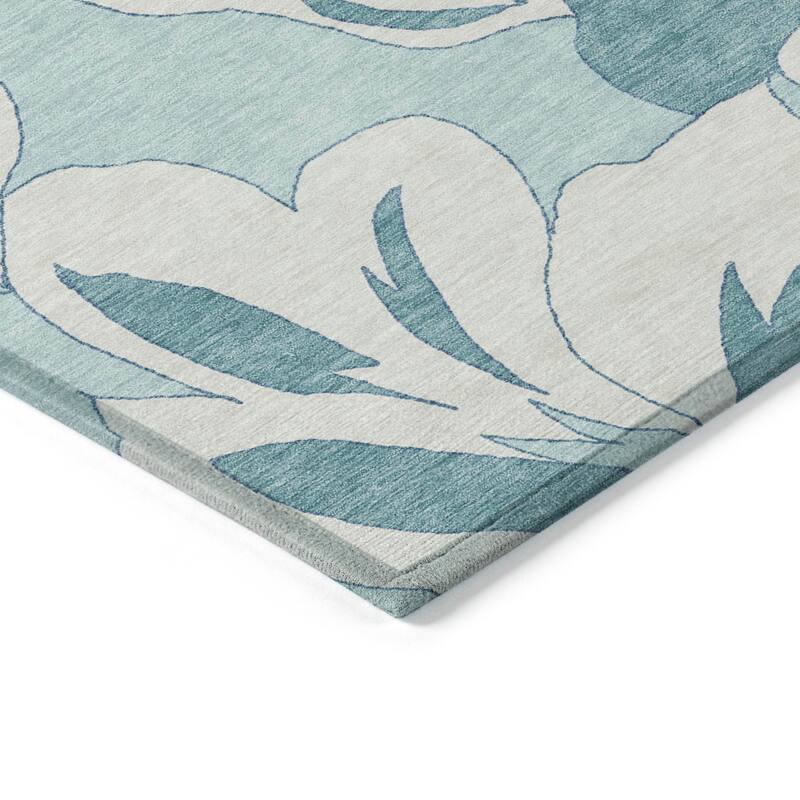 Machine Washable Indoor/ Outdoor Chantille Floral Contemporary Rug
