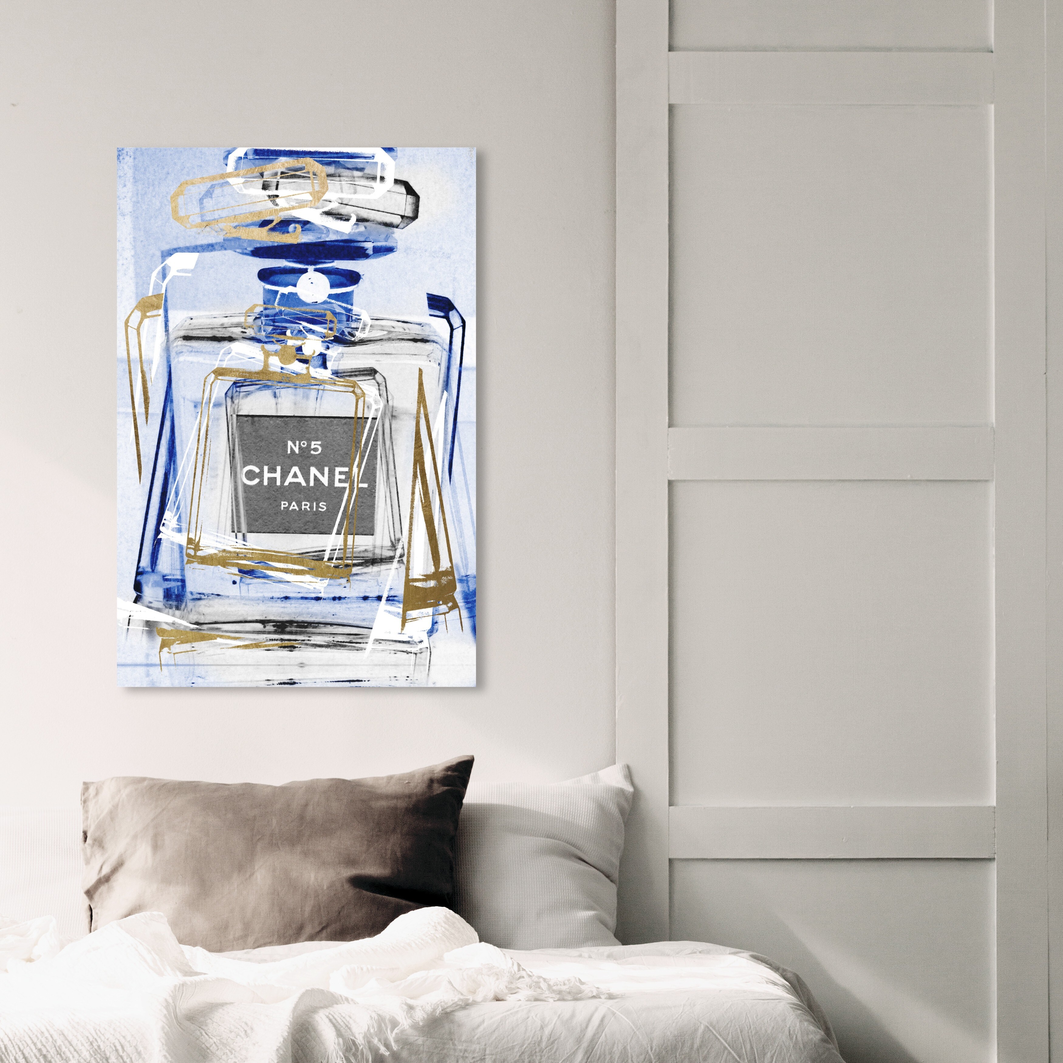 Oliver Gal 'Infinite Glam Sapphire' Fashion and Glam Wall Art