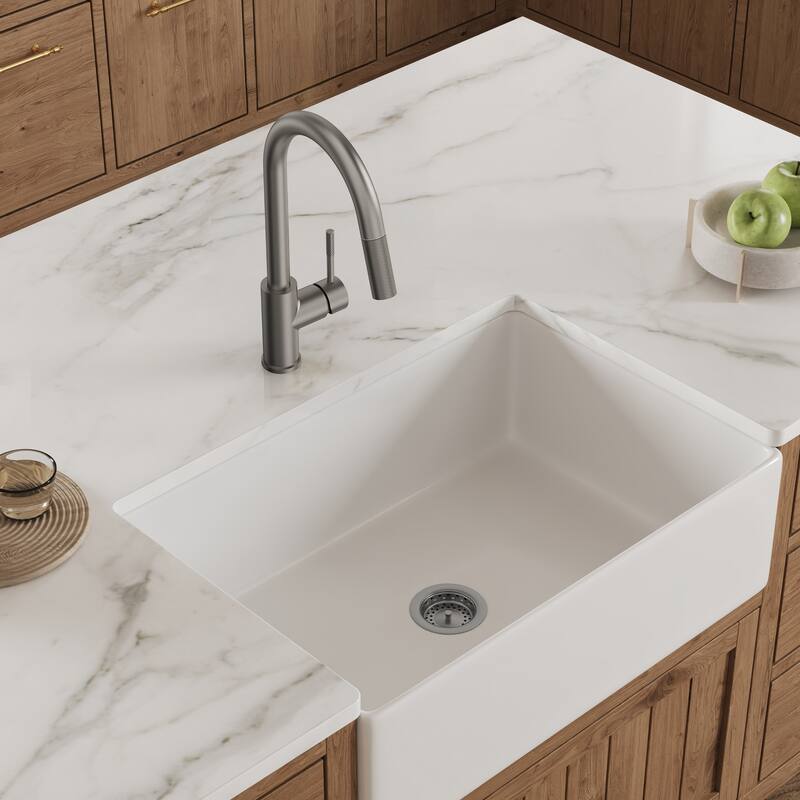 Single-Handle Pull-Down Sprayer Kitchen Faucet with 360° Spout Swivel