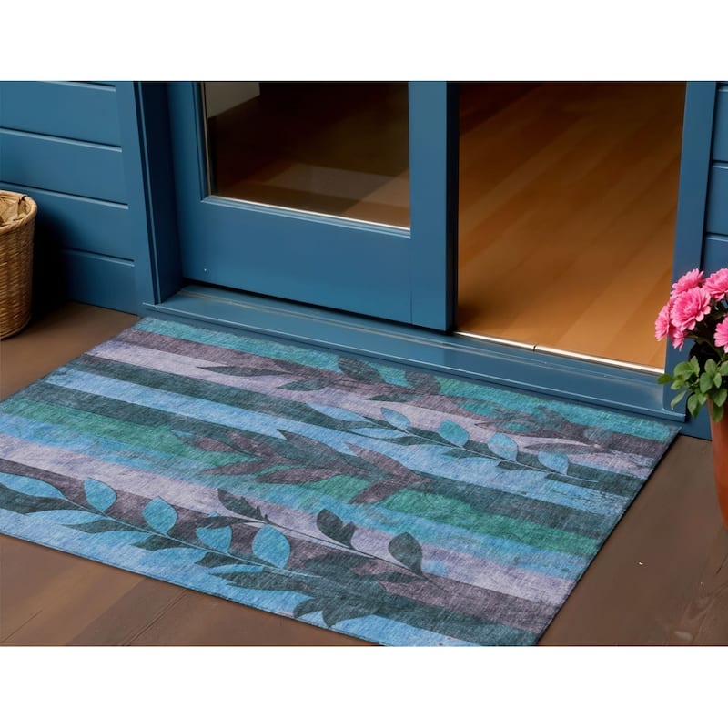 HomeRoots Floral Transitional Rectangle Outdoor Rug - 3' x 5'