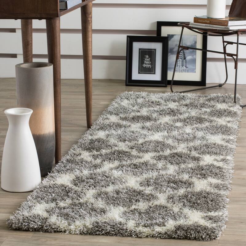 SAFAVIEH Montreal Shag Rosalyn 2-inch Thick Rug - 2'3" x 7' Runner - Grey/Ivory