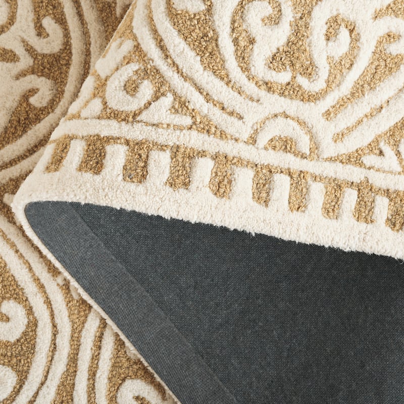 SAFAVIEH Handmade Cambridge Myrtis Moroccan Wool Rug