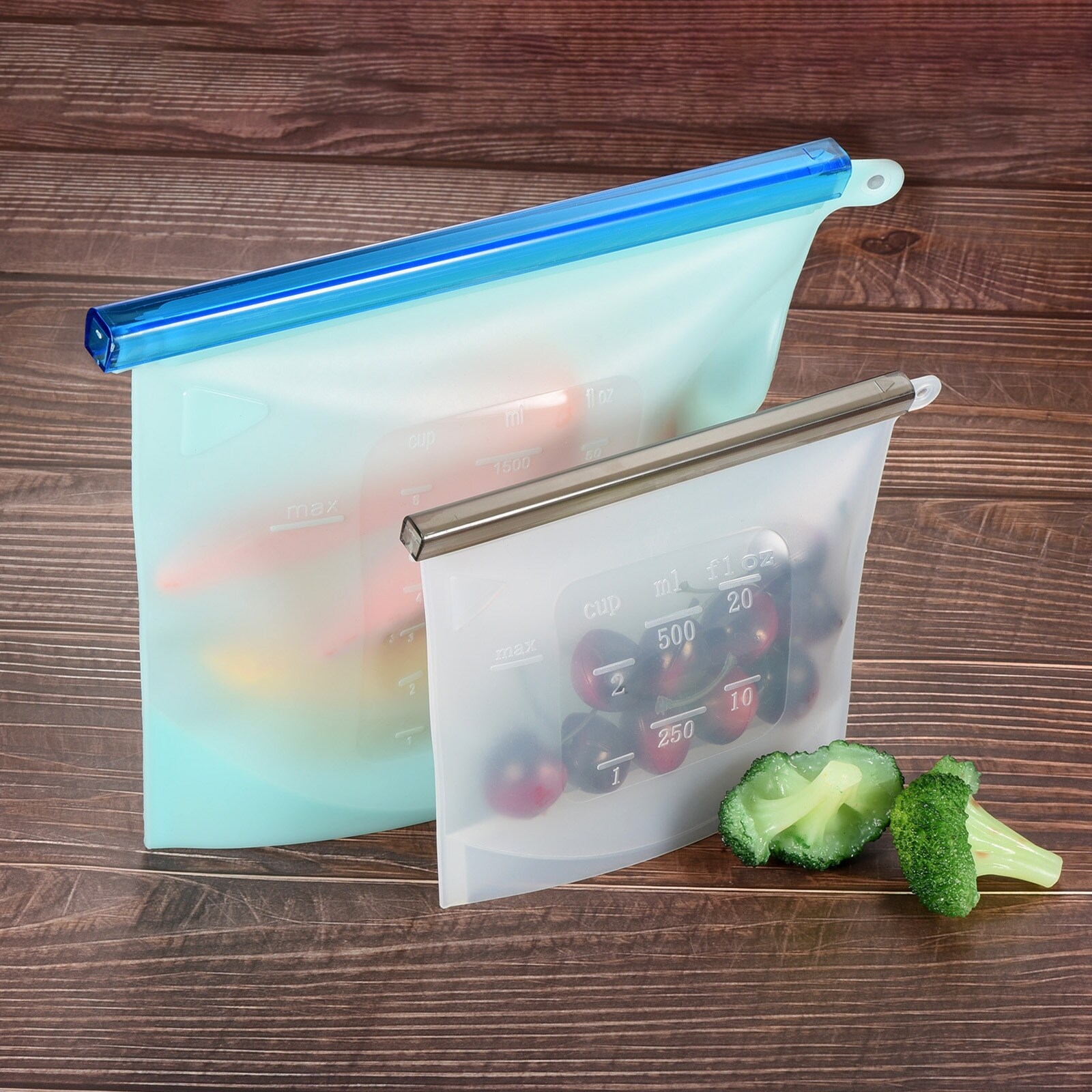 https://ak1.ostkcdn.com/images/products/is/images/direct/76014779ff6a1940b74096b6679e4d1c2dcb13f0/Silicone-Storage-Bags-Reusable-Food-Storage-Containers-Freezer-Bags-White%2BRed.jpg