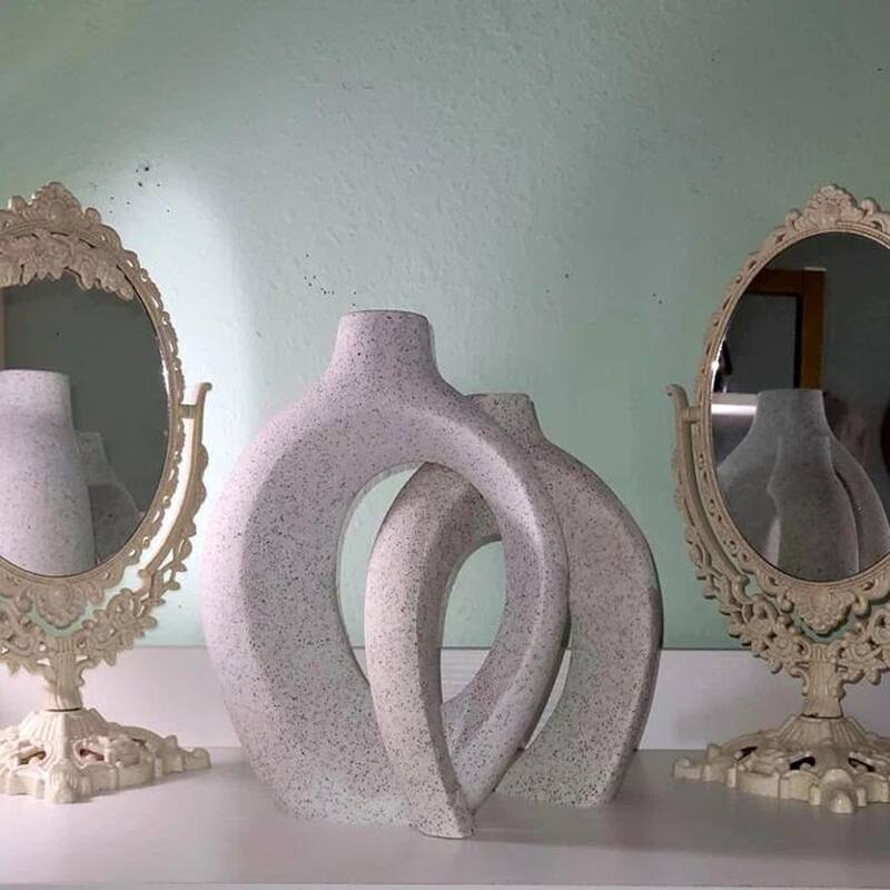 Off White Hollow Resin Vase (Set of 2)