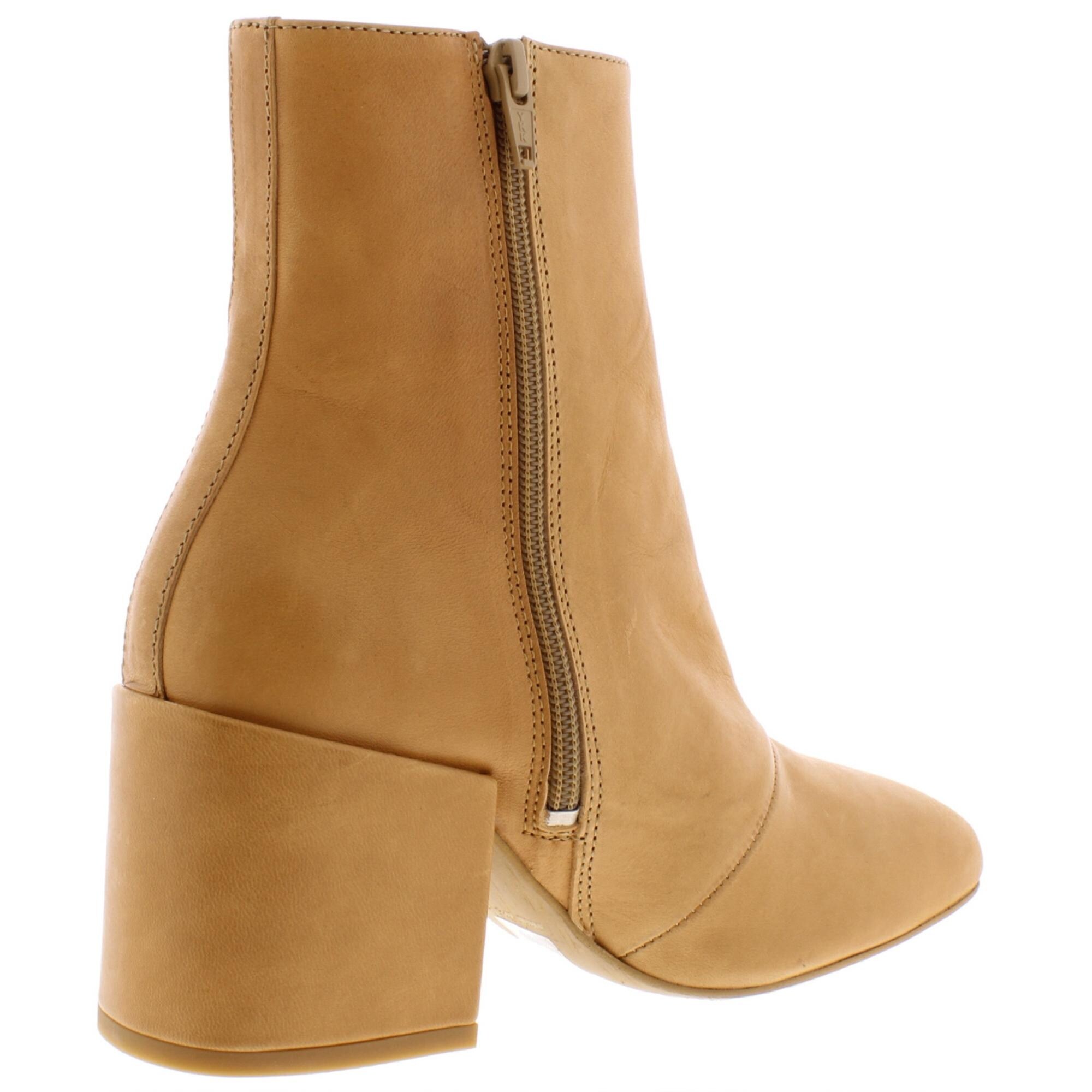 nicola heel boot