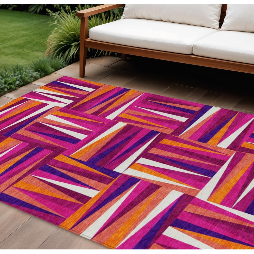 HomeRoots Geometric Transitional Rectangle Outdoor Rug