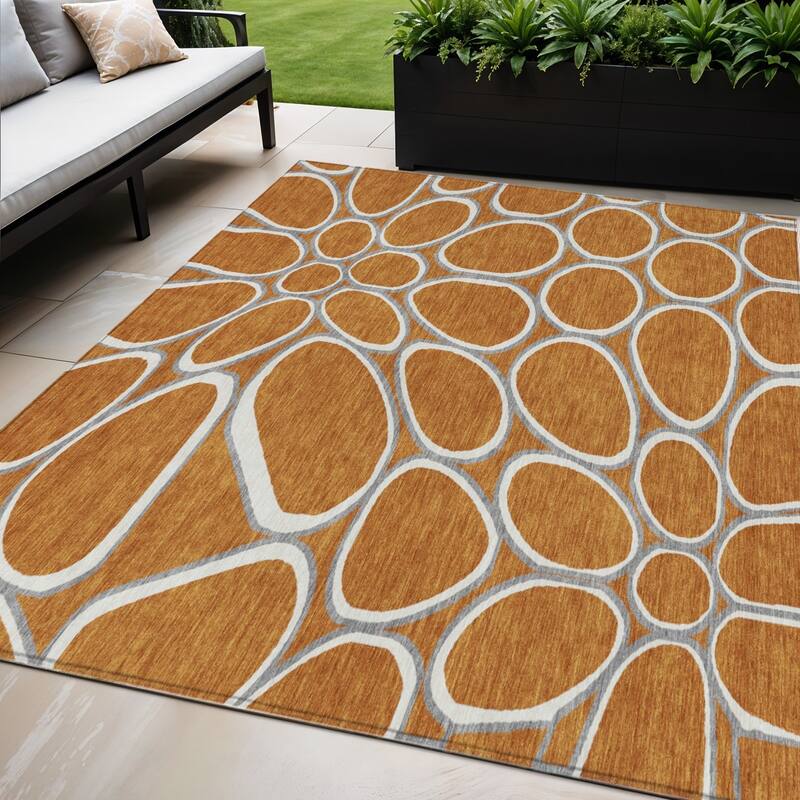 HomeRoots Abstract Transitional Rectangle Outdoor Rug - 5' X 8'
