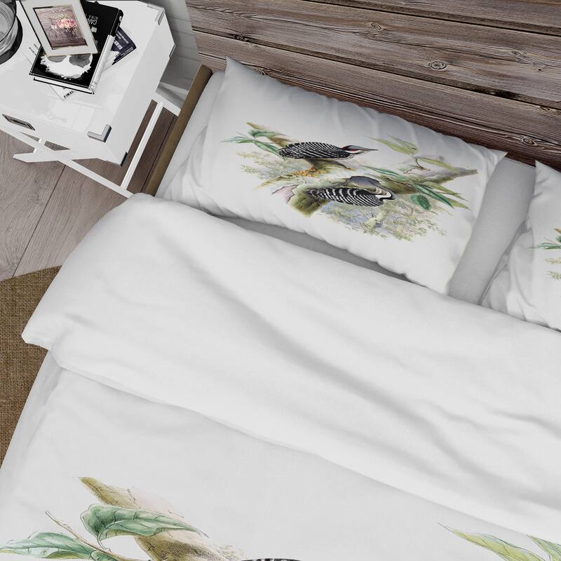 Designart 'Vintage Birds In The Wild V' Traditional Duvet Cover Set ...