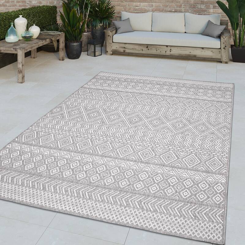 Stain-Resistant Outdoor Rug with Boho Pattern for Patio or Balcony