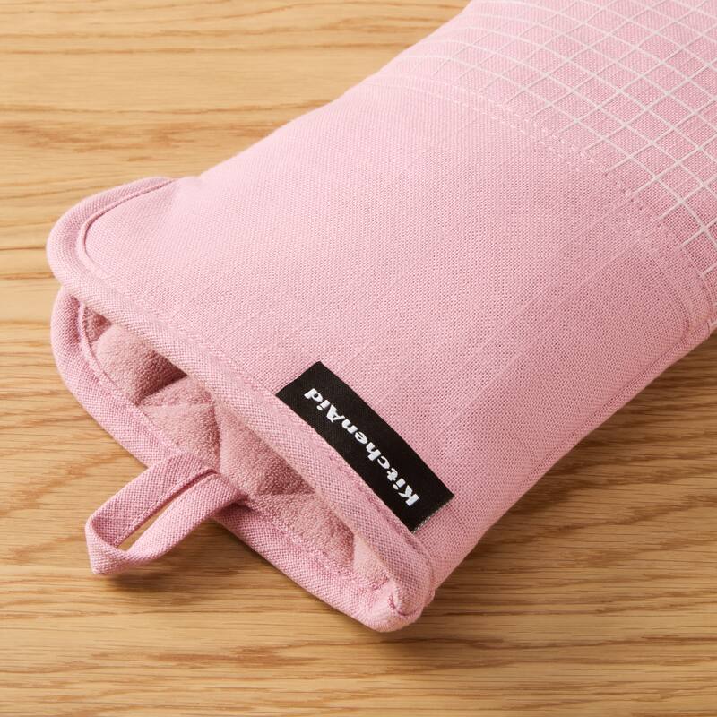 KITCHENAID Gourmet Series Gridlines Oven Mitts 2-Pack Set, Heat Resistant up to 600°F, Soft Silicone Grip, Magnetic Cuff