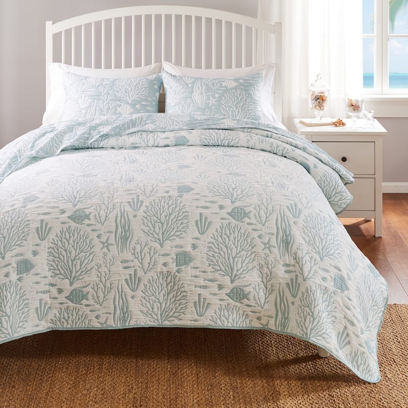 Greenland Home Coastal Paradise Reversible Matelasse Coverlet Set