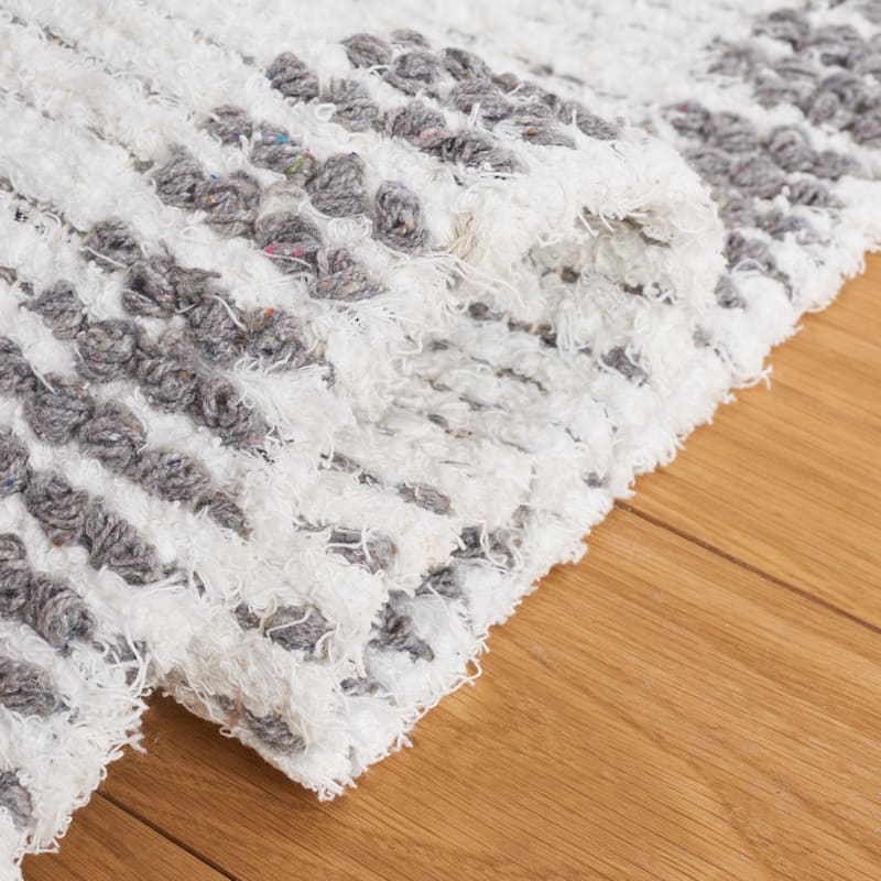 SAFAVIEH Handmade Casablanca Mukta Boho Cotton Fringe Rug